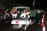 The Kaimuki Bulldogs represent at the Kaimuki Christmas Parade 2011!